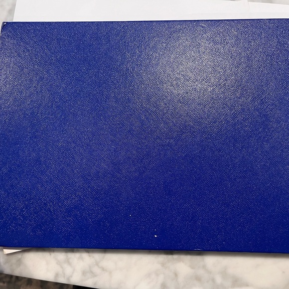 2019 Gucci Coffee Table Hardback Holiday Book - Picture 3 of 9